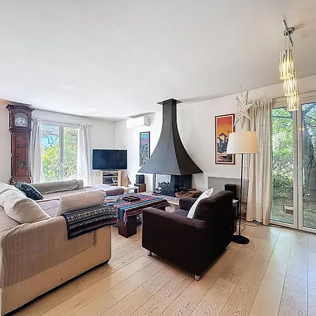 Casa de hóspedes La Du Domaine, Jardin Et Detente. 3*